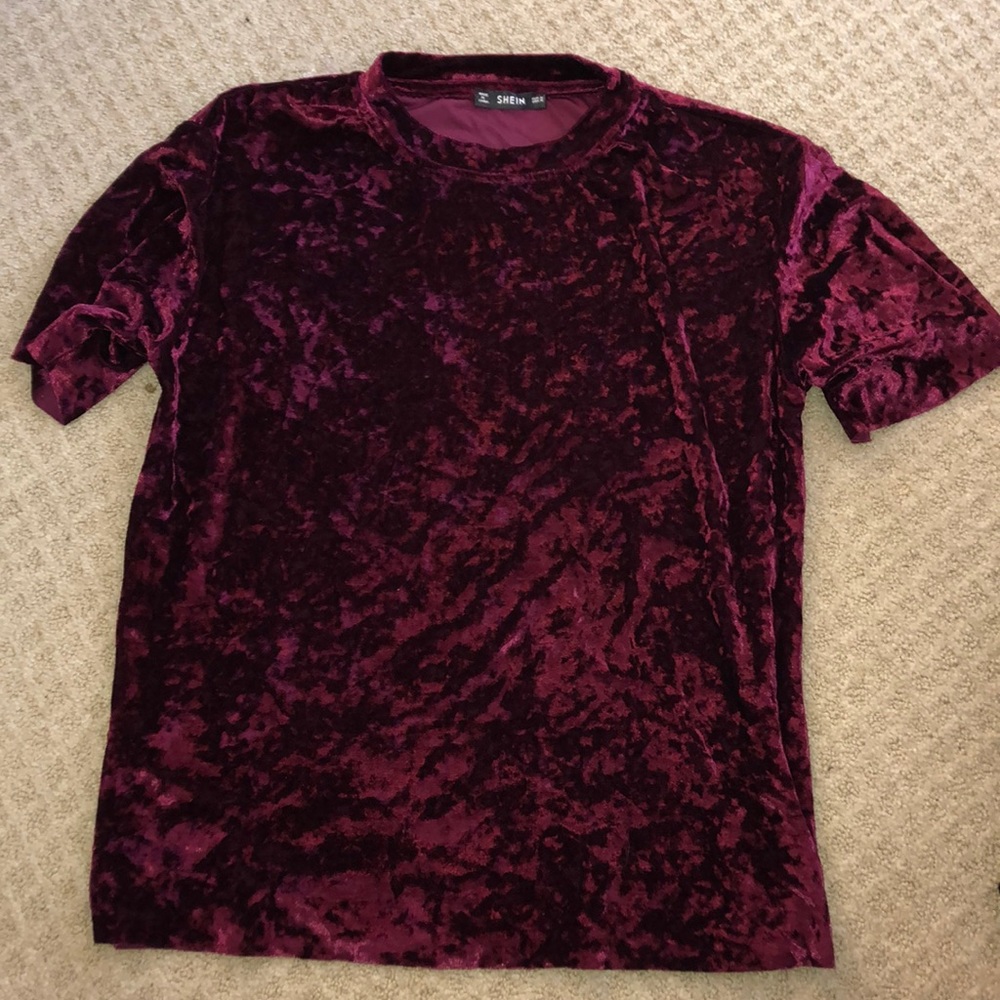 Deep magenta crushed velvet top! Size M
